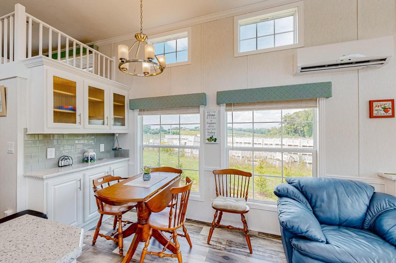 Tiny Charmer Hendersonville Extérieur photo